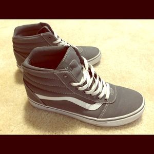 Women’s vans! Ward high top